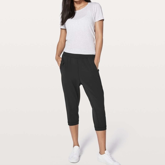 Lululemon Rejuvenate Crop Black Women's 4 W6AM9S - Picture 1 of 11
